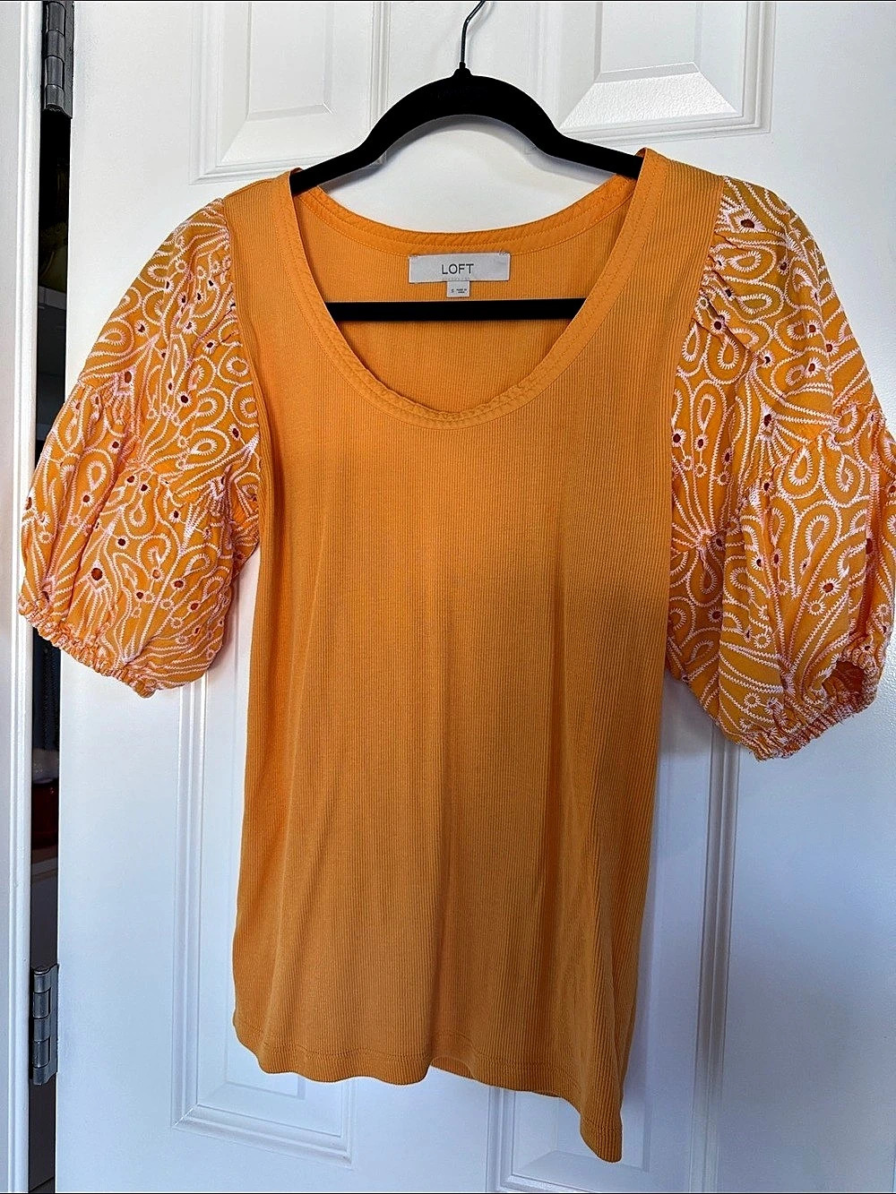 LOFT Paisley Puff Sleeve Top in Orange & White Size Small Like Ne